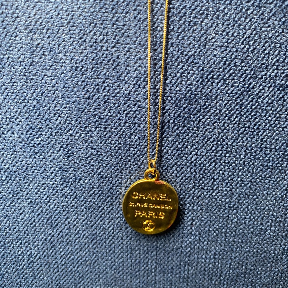 CHANEL Gold Minimalist Necklace